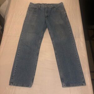 Wrangler’s vintage Men's relax fit Straight Blue Jeans